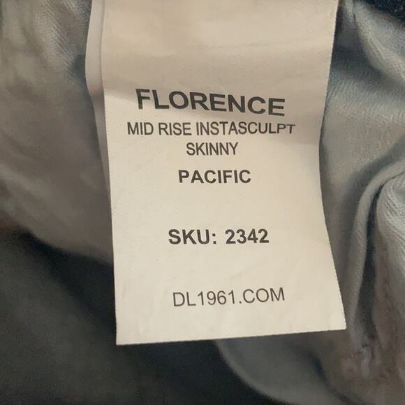 DL1961 Florence Instasculpt Skinny Pacific Jeans Size 24x28 - Picture 9 of 11
